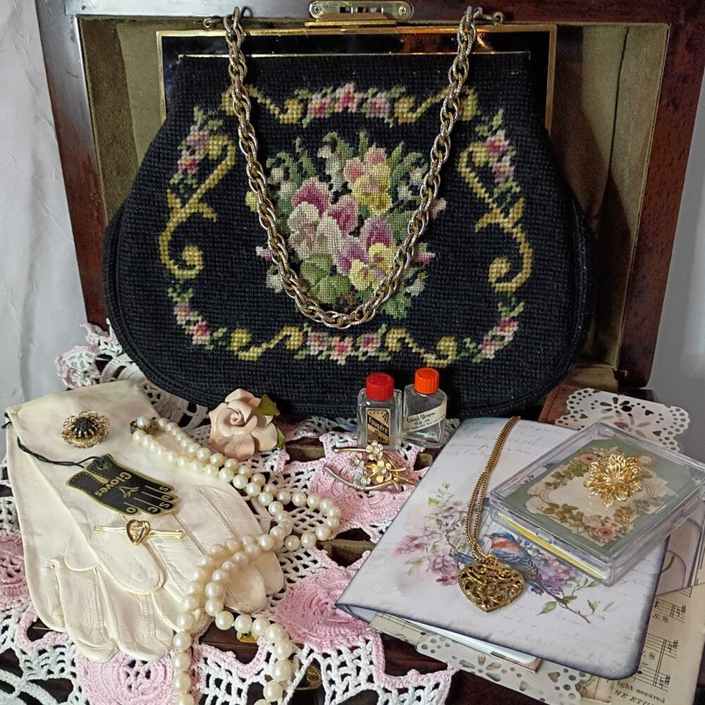 StarGal's Cosmic GO Bag - Mid-Mentury Elegance Edition - Picture 4 of 7